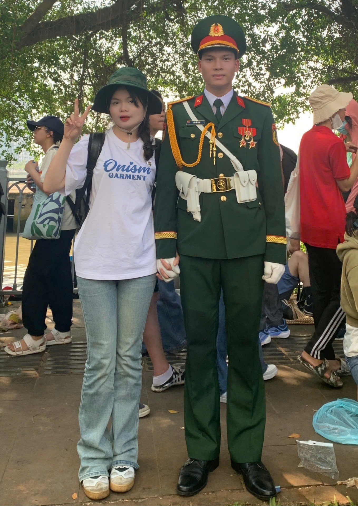 Bạn gái của những chiến sĩ làm nhiệm vụ A80 - 5