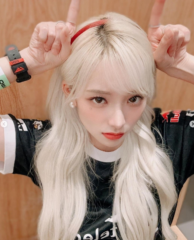 Xuất hiện hot girl nghi là Xuất hiện hot girl nghi là