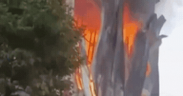 Cháy lớn ở kho nước hoa, hiện trường ám ảnh ban sao cua gia toc giau nhat the gioi 36 176260745940132388336 0 0 630 1008 crop 1762652673455511327354gifpng