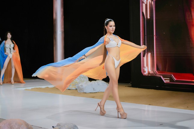 Võ Hoàng Yến, Ngọc Châu chỉnh đốn thí sinh Hoa hậu Hoàn vũ Việt Nam- Ảnh 3.