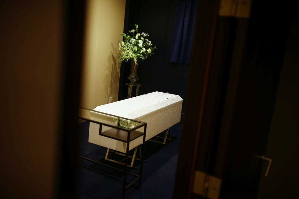 Nhân viên bán vàng lấy từ tro cốt: Sẽ dùng một phần tiền để làm công đức thay cho người đã khuất- Ảnh 3.