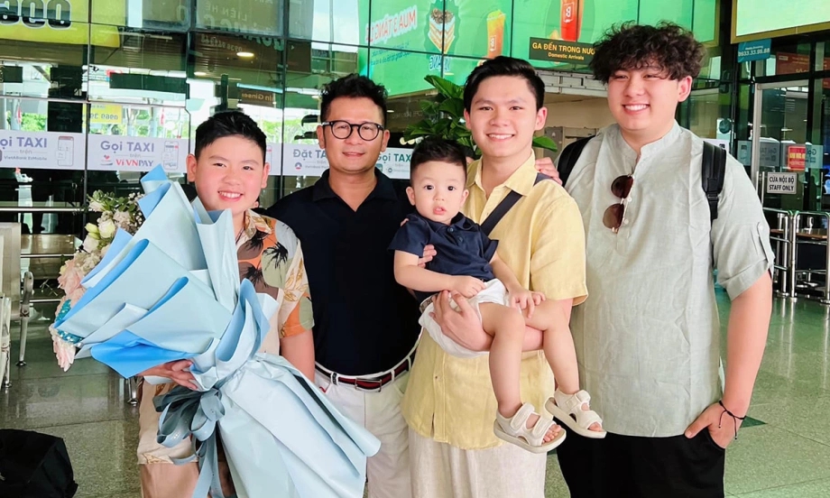 Những ông bố đông con nhất showbiz Việt: Bận rộn tới mấy vẫn hết lòng quan tâm, yêu thương các con- Ảnh 3.