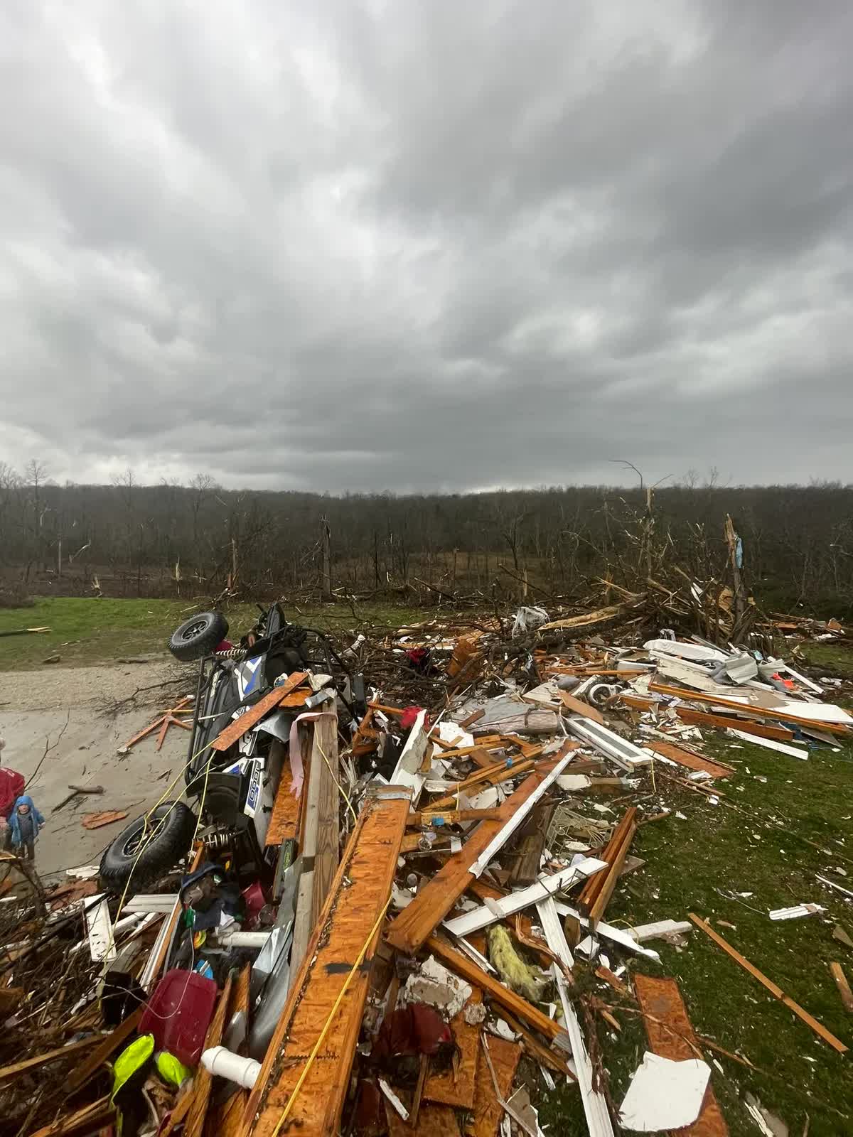 37 triệu người Mỹ hứng bão và lốc xoáy ‘trăm năm một lần’- Ảnh 3.