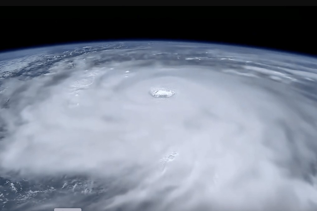 Ảnh hiếm siêu bão Ragasa từ vũ trụ: Cảnh tượng dữ dội như nuốt chửng Trái Đất, phi hành gia ISS nghẹt thở- Ảnh 11. Ảnh hiếm siêu bão Ragasa từ vũ trụ: Cảnh tượng dữ dội như nuốt chửng Trái Đất, phi hành gia ISS nghẹt thở- Ảnh 11.