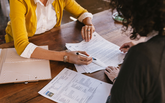 Chi hơn 360 triệu đồng mua bảo hiểm cho con trong 10 năm, đến hạn rút tiền người mẹ sững sờ khi công ty báo: