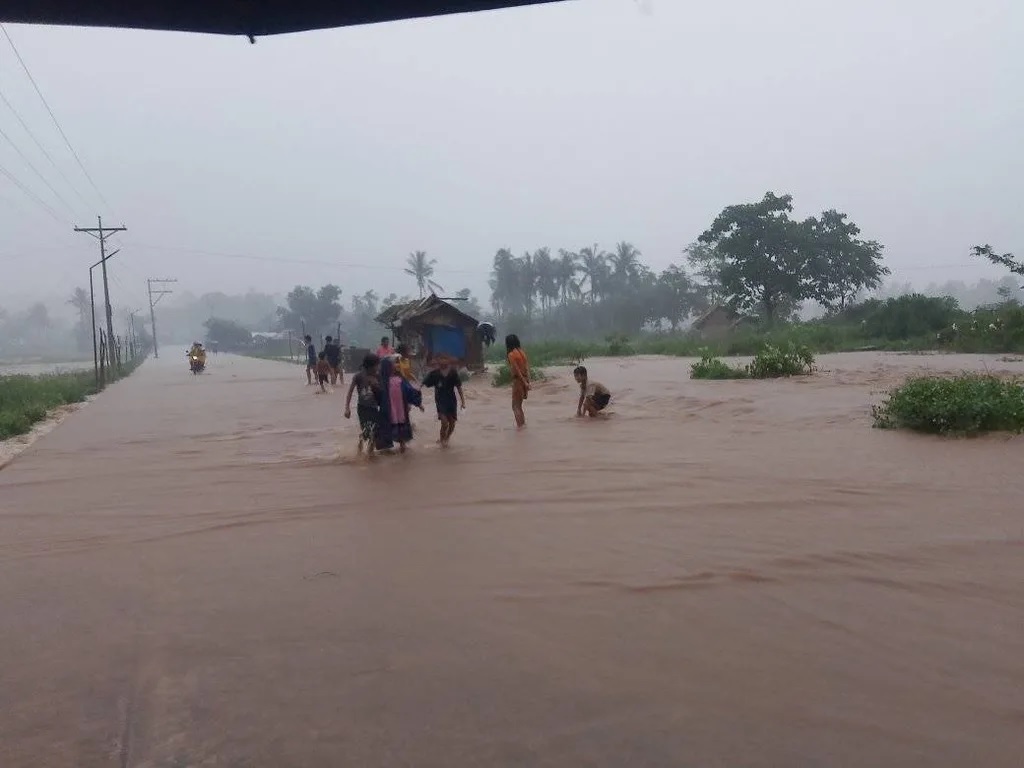 Bão Fengshen: Dự báo đổ bộ 5 lần liên tiếp vào Philippines, đường đi khó lường- Ảnh 2.