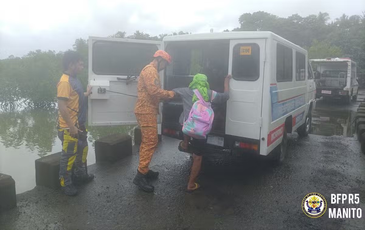 Bão Fengshen: Dự báo đổ bộ 5 lần liên tiếp vào Philippines, đường đi khó lường- Ảnh 1.