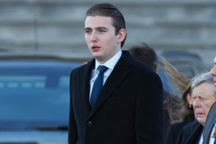 Học kỳ mới của Đại học New York đã bắt đầu: Barron Trump vẫn chưa xuất hiện- Ảnh 1.