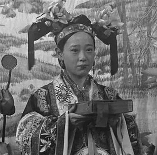 Bộ ảnh hiếm chụp thời nhà Thanh hơn 100 năm trước: Ngỡ ngàng trước nhan sắc giai nhân đứng cạnh Từ Hi Thái hậu- Ảnh 4.