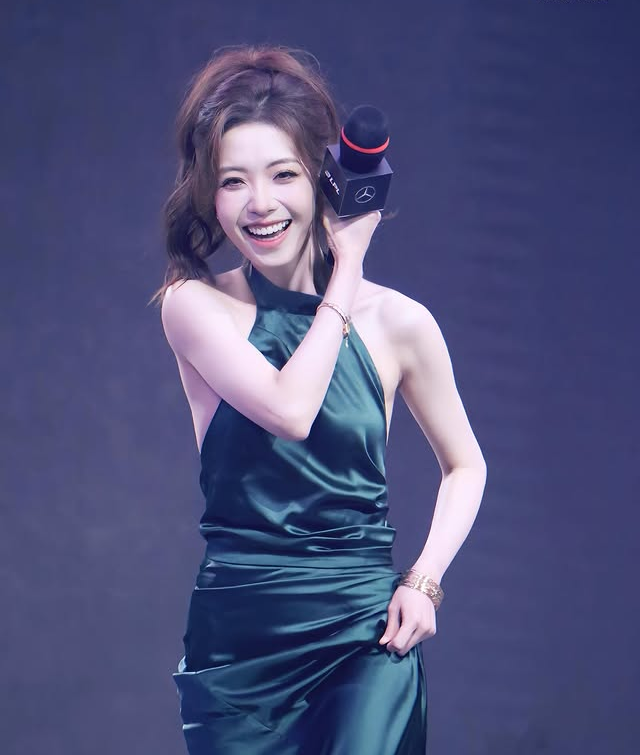 photo-1737860007246 photo-1737860007246