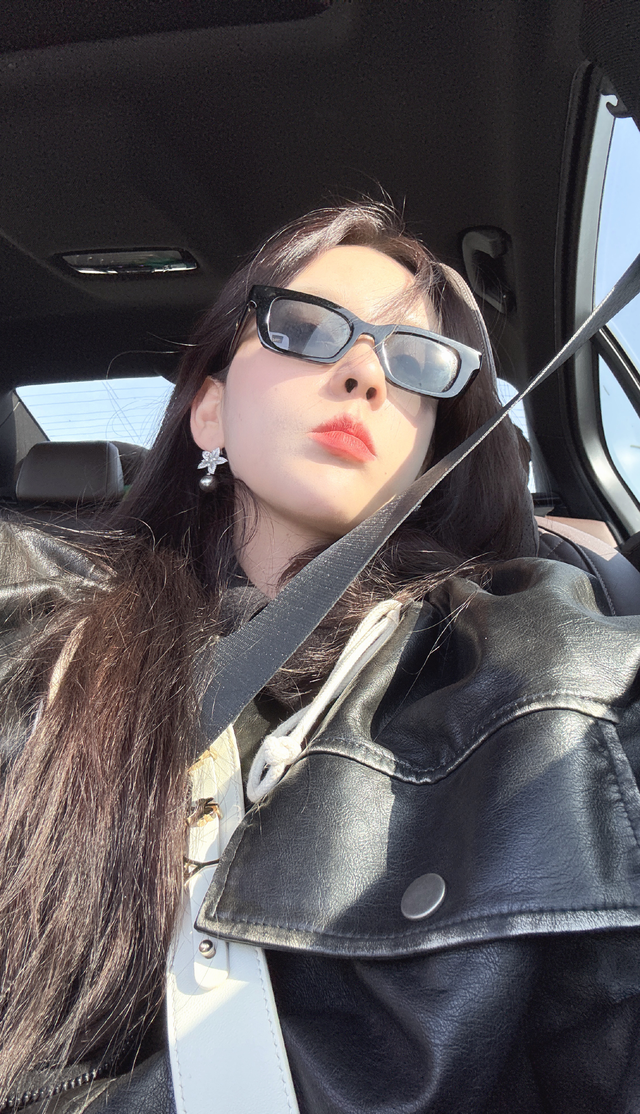 photo-1738058505767 photo-1738058505767