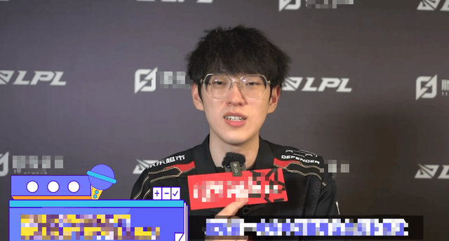 Bày tỏ sự ghen tị với Peyz, Scout vô tình hé lộ