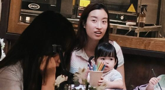 Hoa hậu Đỗ Mỹ Linh lộ mặt mộc thiếu son phấn, visual không chỉnh sửa khác lạ ra sao?- Ảnh 1.