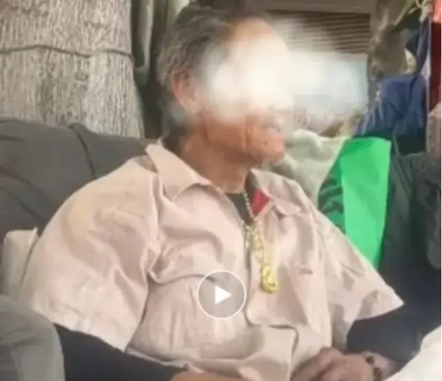 photo-1745119879108 photo-1745119879108