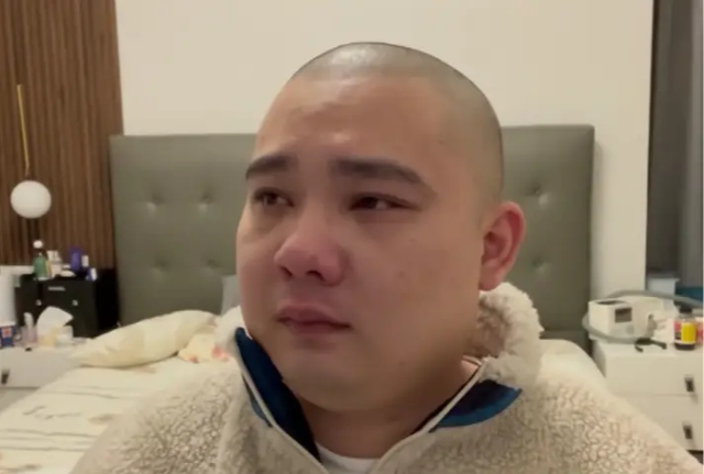 Quá chén, streamer khoe những thứ