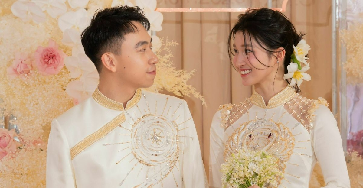 Nhà Sen Vàng mát tay: Dàn hậu lần lượt Nhà Sen Vàng mát tay: Dàn hậu lần lượt