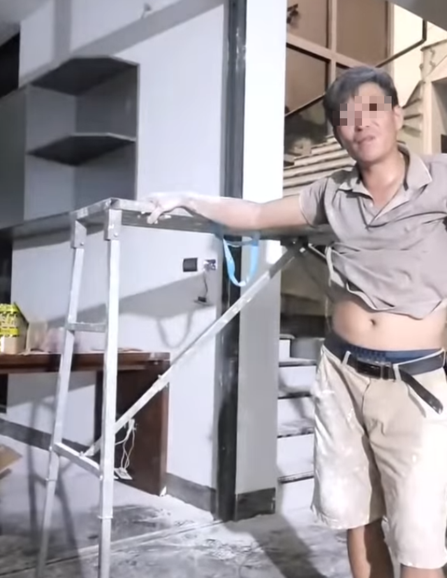 photo-1758941237324 photo-1758941237324