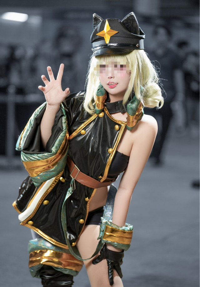 Chụp ảnh sexy, nữ coser “bất lực” khi bị người xem đổ lỗi làm “đứt chuỗi”- Ảnh 1.