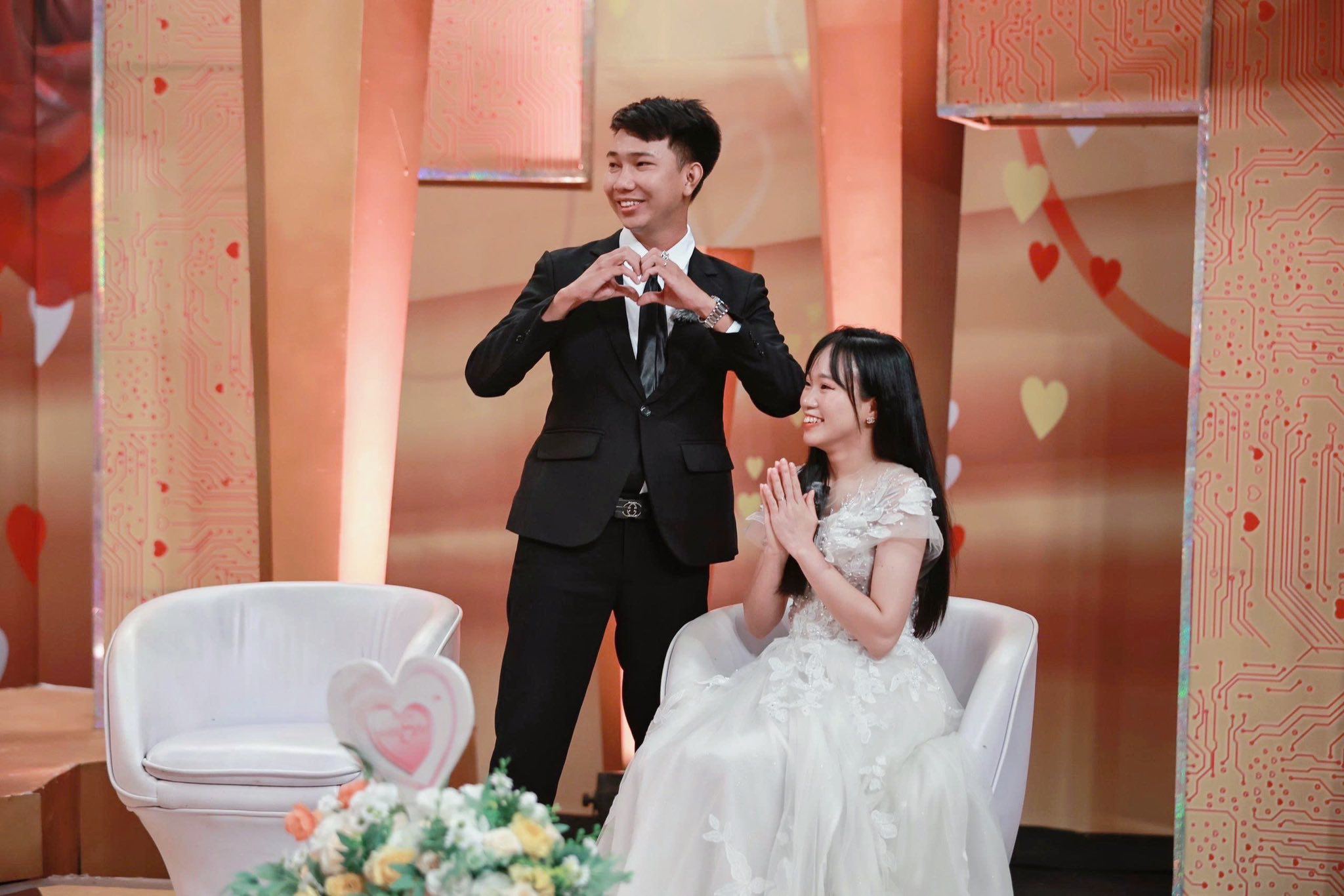 bat-ngo-trung-so-co-gai-soc-trang-hot-luon-chang-ban-ve-so-chuyen-tinh-ve-so-2-1751684149-213-width2048height1366 Bất ngờ trúng số, cô gái Sóc Trăng “hốt” luôn chàng bán vé số - 4