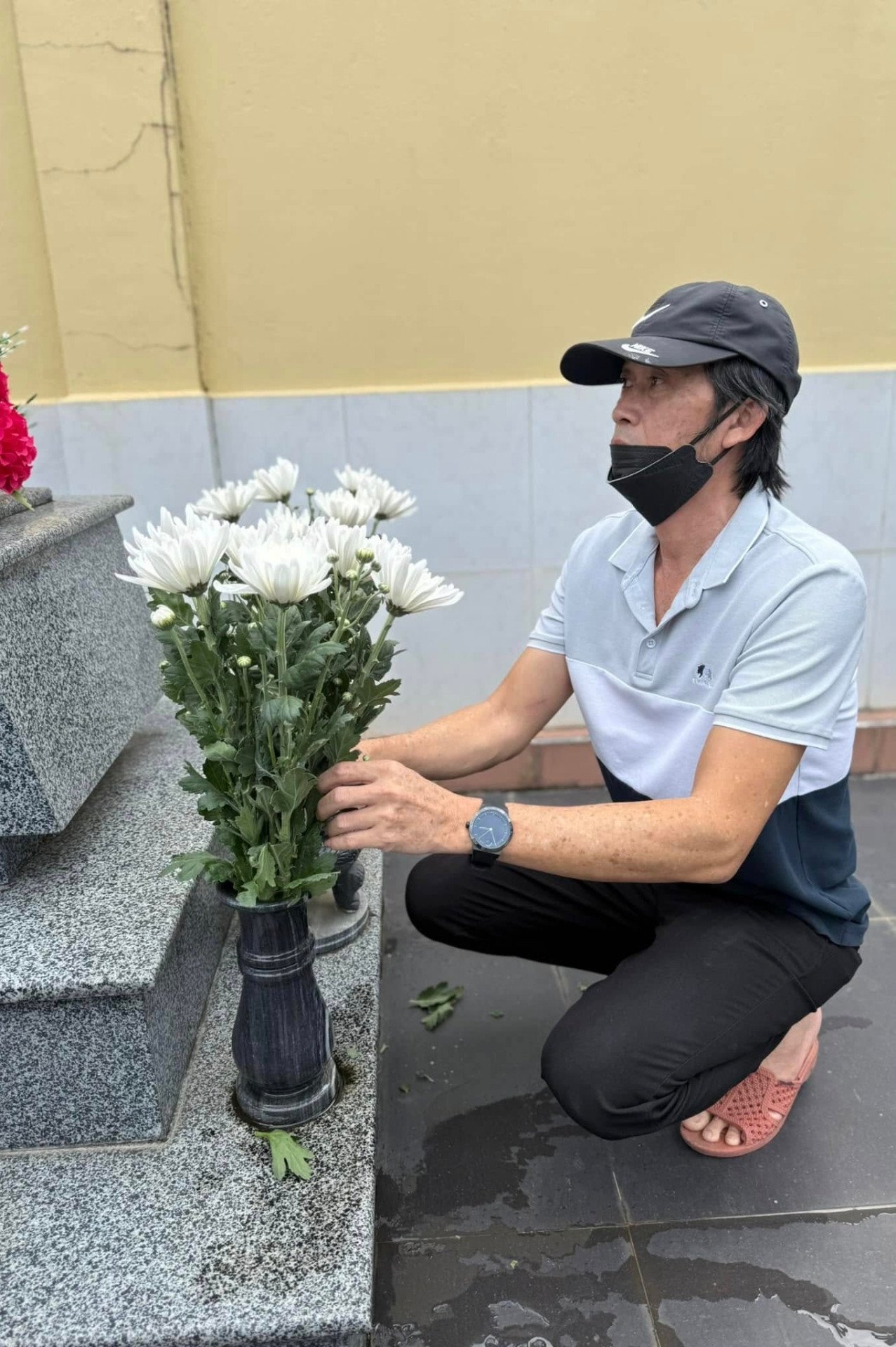 batch-465791059-10230932462408015-6833917822679519001-n-101374-1737334634-785-width1277height1920 Hoài Linh kín tiếng trên mạng xã hội và cuộc sống. Các ảnh gần đây của anh được em trai - ca sĩ Dương Triệu Vũ đăng tải.