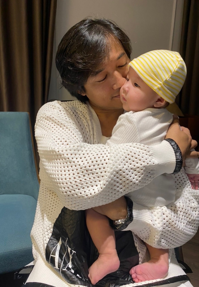 Một năm kín tiếng của Quý Bình và vợ hơn 7 tuổi- Ảnh 8. Một năm kín tiếng của Quý Bình và vợ hơn 7 tuổi- Ảnh 8.