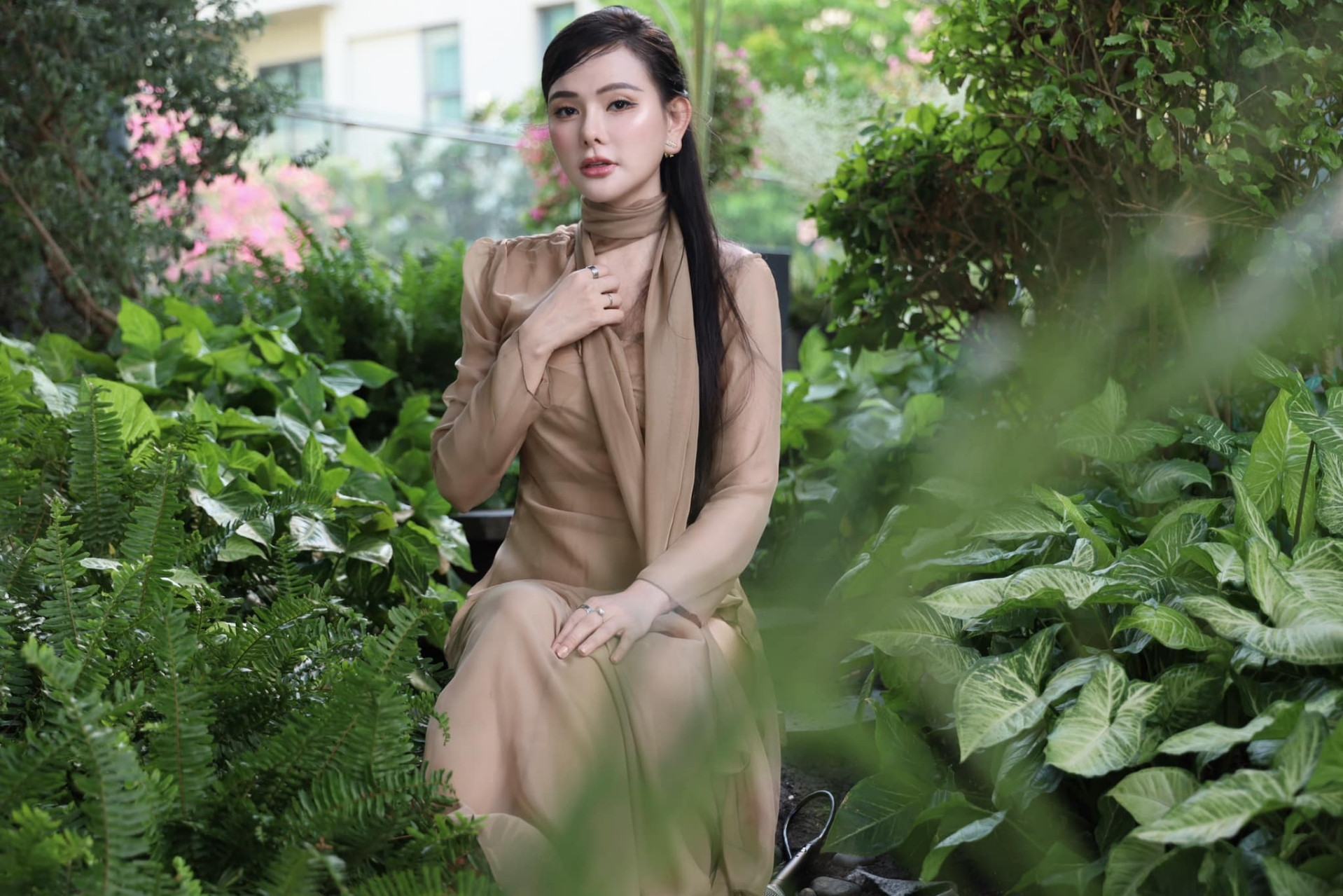 Nữ ca sĩ được mẹ chồng treo giải chục tỷ để sinh con, hôn nhân với chồng kém 11 tuổi đầy ngọt ngào- Ảnh 1.