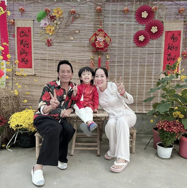 Nhan sắc vợ 3, kém 29 tuổi của