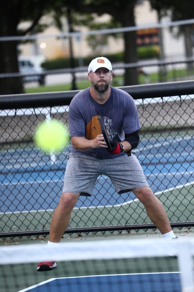Khi kỹ sư NASA chơi Pickleball, thứ anh ấy thấy không phải là vợt và trái bóng, quanh sân chỉ toàn là công thức vật lý và những con số- Ảnh 1. Khi kỹ sư NASA chơi Pickleball, thứ anh ấy thấy không phải là vợt và trái bóng, quanh sân chỉ toàn là công thức vật lý và những con số- Ảnh 1.