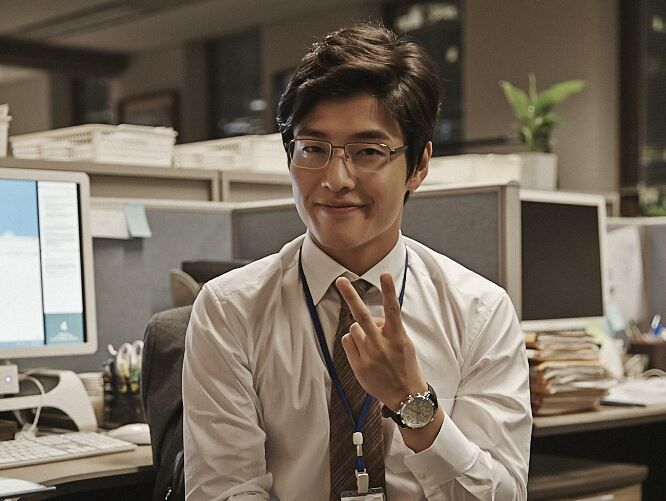 Mỹ nam đóng chính cùng lúc 2 phim Hàn đang hot rần rần, cả top 1 Netflix lẫn top 1 phòng vé mới đáng nể- Ảnh 3. Mỹ nam đóng chính cùng lúc 2 phim Hàn đang hot rần rần, cả top 1 Netflix lẫn top 1 phòng vé mới đáng nể- Ảnh 3.