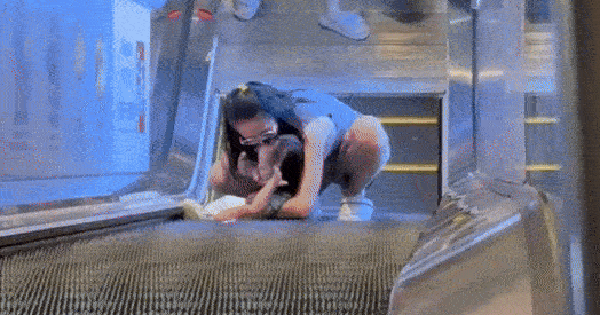 Bé gái bị kẹt chân vào thang cuốn tại trung tâm thương mại 29 Bé gái bị kẹt chân vào thang cuốn tại trung tâm thương mại be gai bi ket chan vao thang cuon tai trung tam thuong mai 1740318374001493360202 1740364377316 17403643777001080387721 391 0 719 524 crop 17403643953131133832347gifpng