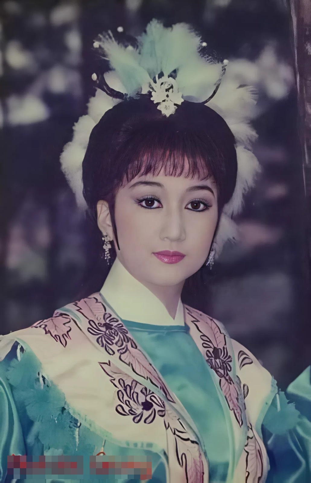 Nữ NSƯT là mỹ nhân nức tiếng: Cô đơn sau 2 đời chồng, bưng bê, làm nail, 1 mình nuôi con ở xứ người- Ảnh 1.