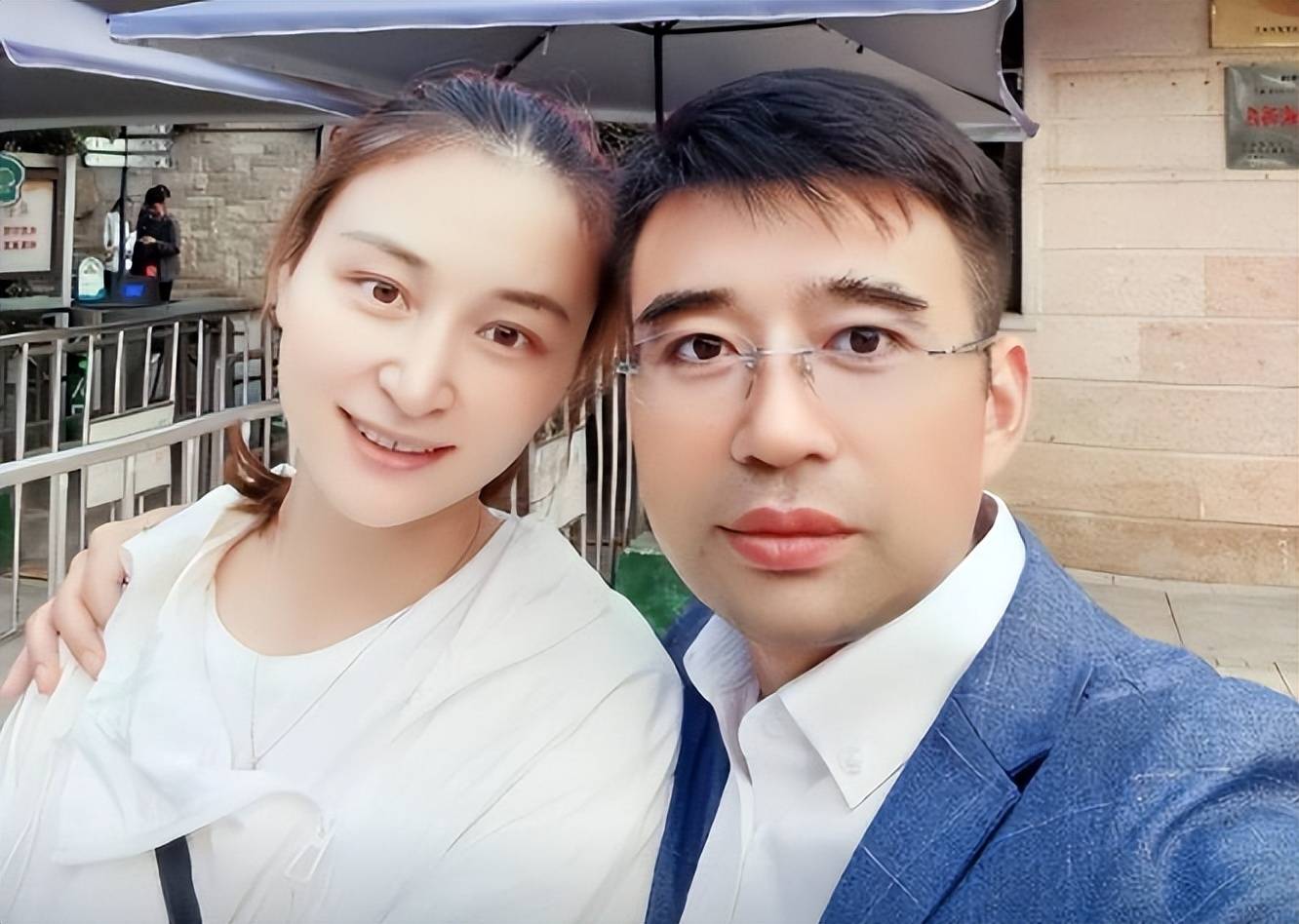 Bà mẹ sinh 9 đứa con để khỏi