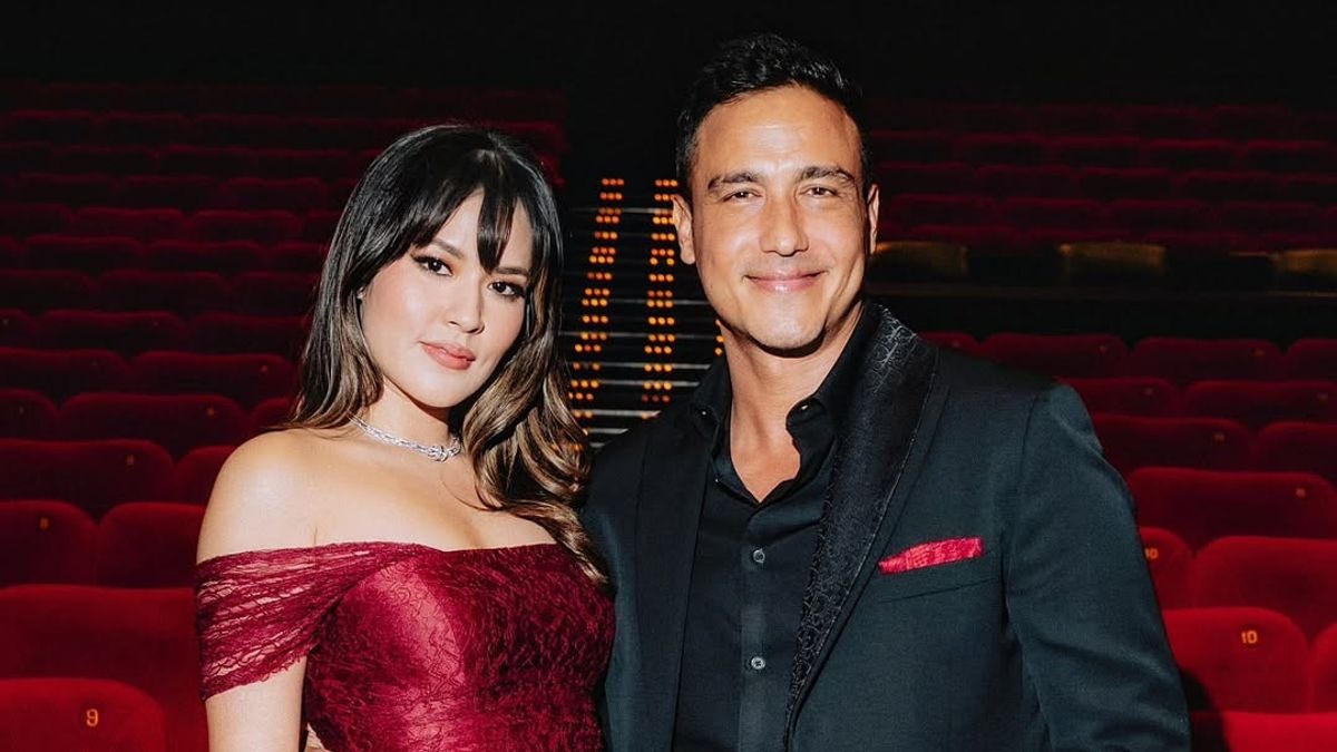 Một nam diễn viên bị