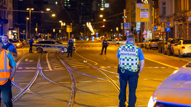 Cặp song sinh người Việt tử vong thương tâm sau tai nạn ở Đức: Xuất ngoại với mong ước lo cho gia đình và những ký ức cuối cùng còn lại- Ảnh 1.