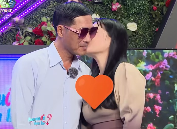 Lần đầu gặp, cặp đôi từng đổ vỡ đã ôm hôn tíu tít trên sâu khấu - 6