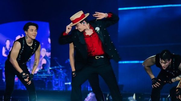 Điều gì khiến fan “lụy” G-DRAGON 2025 WORLD TOUR [Übermensch] in Hanoi, presented by VPBank? bieu dien av 1762917999 981 width740height495 auto cropjpg