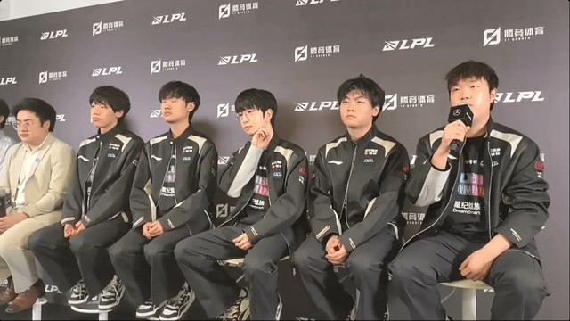 Anh ngụ ý BLG thua nhưng rất bình thường vì đây chưa phải giai đoạn giành danh hiệu của LPL Anh ngụ ý BLG thua nhưng rất bình thường vì đây chưa phải giai đoạn giành danh hiệu của LPL