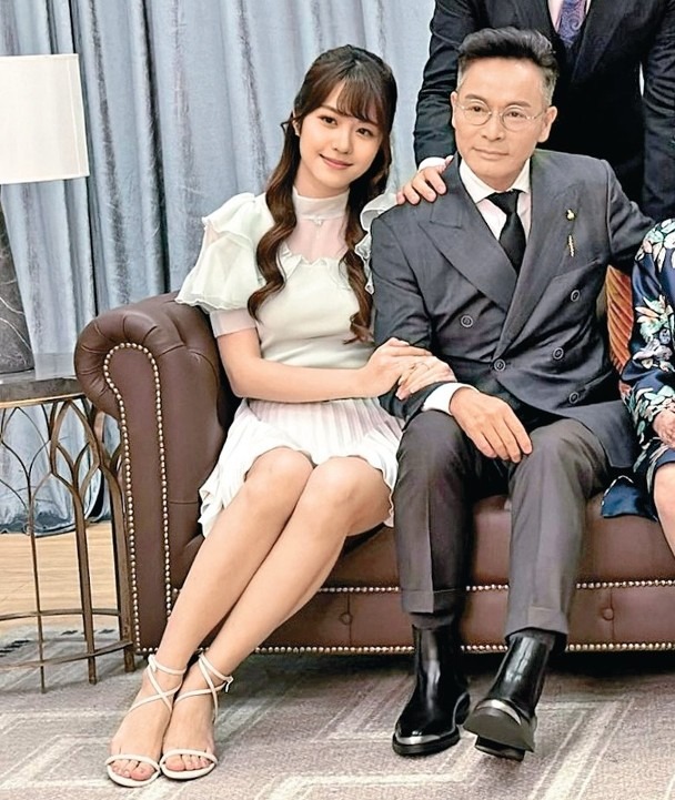 Nam diễn viên 61 tuổi nghi hẹn hò Hoa hậu 2K2 sau 1 năm ly hôn, showbiz có thêm cặp đôi lệch tuổi gây choáng?- Ảnh 1. Nam diễn viên 61 tuổi nghi hẹn hò Hoa hậu 2K2 sau 1 năm ly hôn, showbiz có thêm cặp đôi lệch tuổi gây choáng?- Ảnh 1.