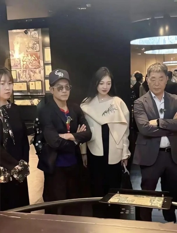 Tóm dính Quách Phú Thành cặp kè gái lạ, nghi ngoại tình sau vụ vợ người mẫu dính scandal săn đại gia- Ảnh 1.