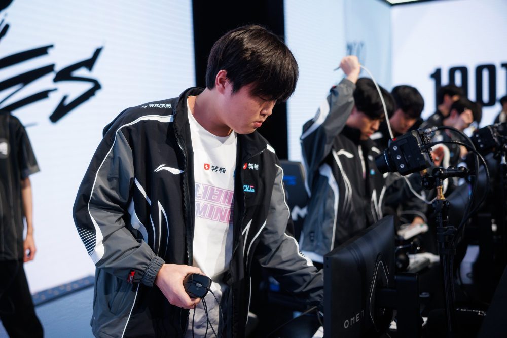 "Thảm họa" BLG tại CKTG 2025, fan LPL nhận xét cay đắng blg cktg 1 1760527617895 1760527618197219565755