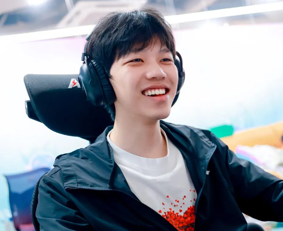 Thi đấu cực kỳ bất ổn ở CKTG 2025, BLG còn