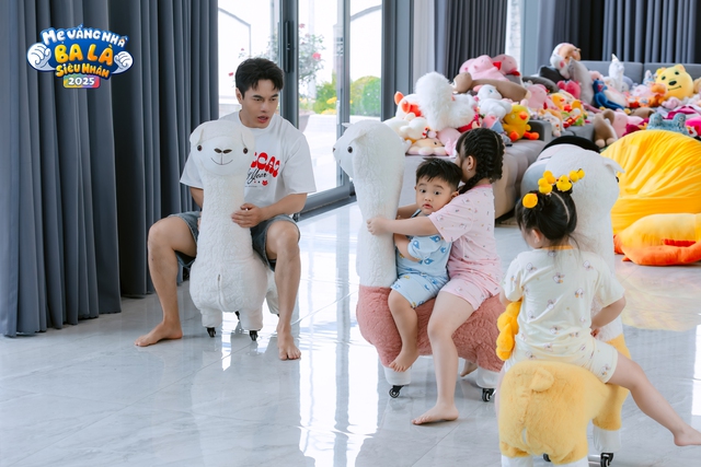 Phản ứng bất ngờ của con trai Lê Dương Bảo Lâm khi bố đóng vai người lạ- Ảnh 2.