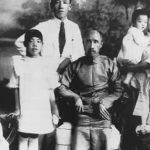 Bí ẩn gia tộc siêu giàu suốt 17 đời ở Trung Quốc boi thi 09141652 1752557153264 17525571535421166536308 17 0 467 720 crop 17525571739161079508451jpg