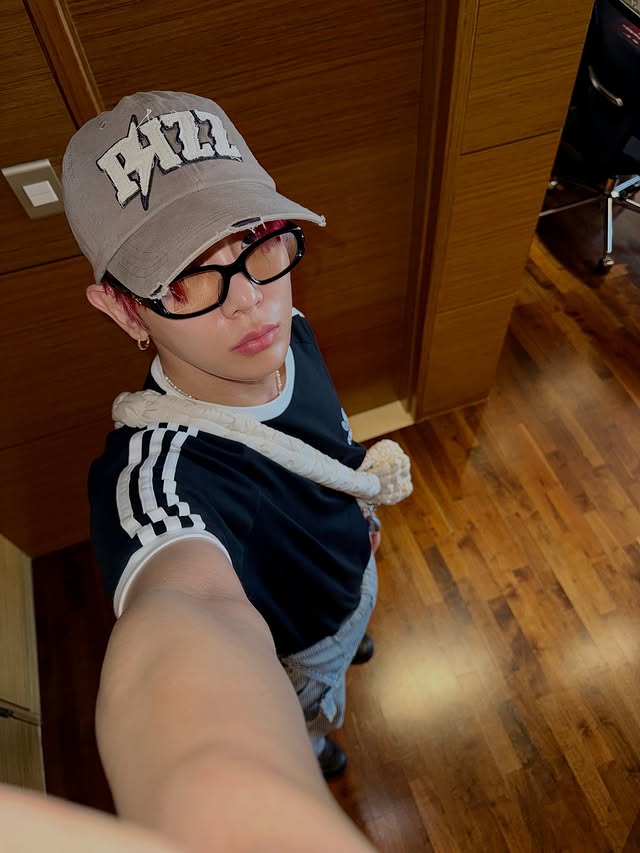 Đại hội sao SMTOWN đổ bộ Tân Sơn Nhất: Taeyeon và