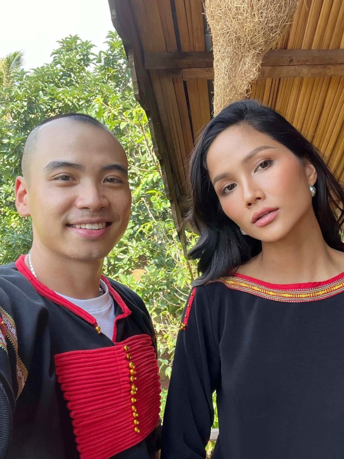 Sau 3 tháng về chung nhà, chồng H'Hen Niê chính thức khoe tin vui đặc biệt- Ảnh 1. Sau 3 tháng về chung nhà, chồng H'Hen Niê chính thức khoe tin vui đặc biệt- Ảnh 1.