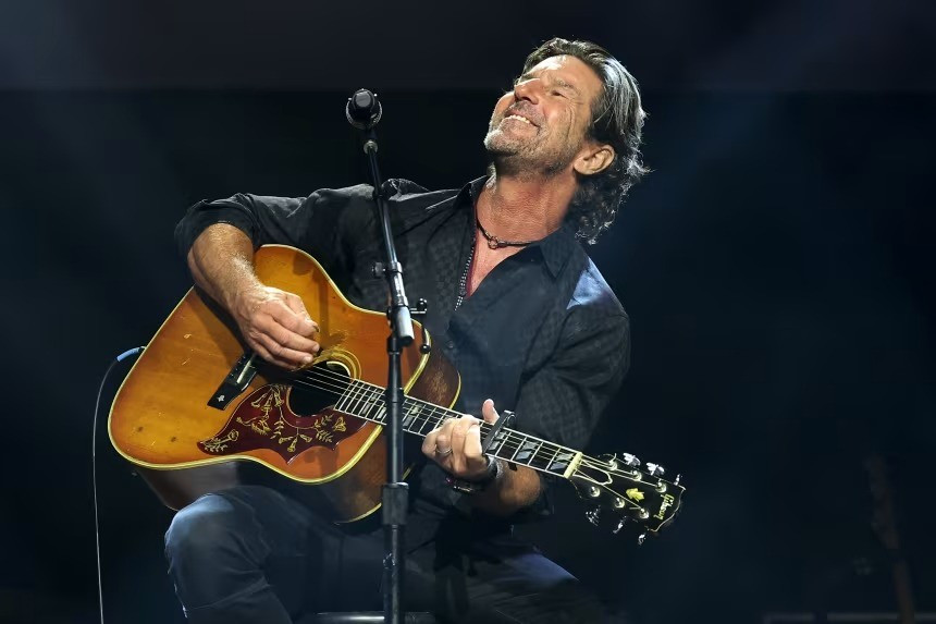 Nhạc sĩ cùng vợ con tử vong trong vụ tai nạn máy bay- Ảnh 2.