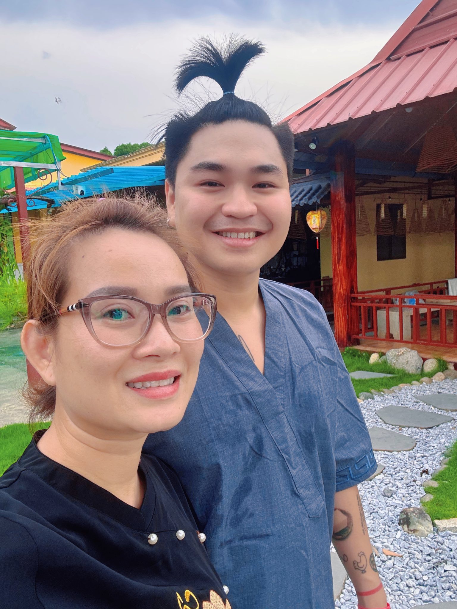 Nhan sắc vợ hơn 8 tuổi, có 2 con riêng của nam ca sĩ Việt có tiếng- Ảnh 6.