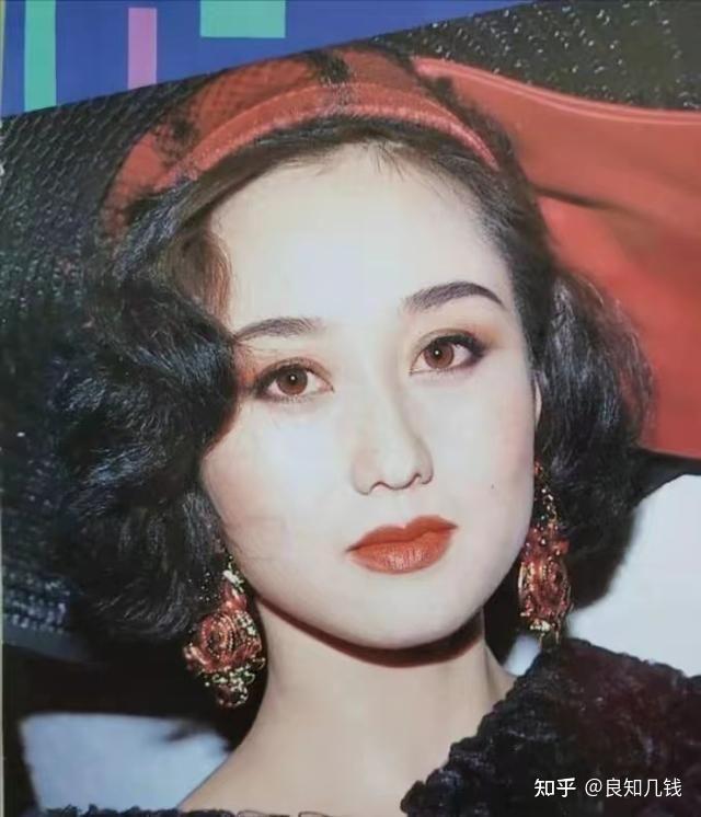 Nàng hậu ngực khủng tai tiếng nhất showbiz, khiến nam thần hạng A mê đến ruồng bỏ vợ con- Ảnh 7.