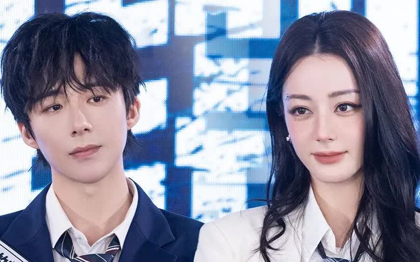 Hai nghệ sĩ là bạn bè thân thiết nhiều năm. (Ảnh: Weibo)