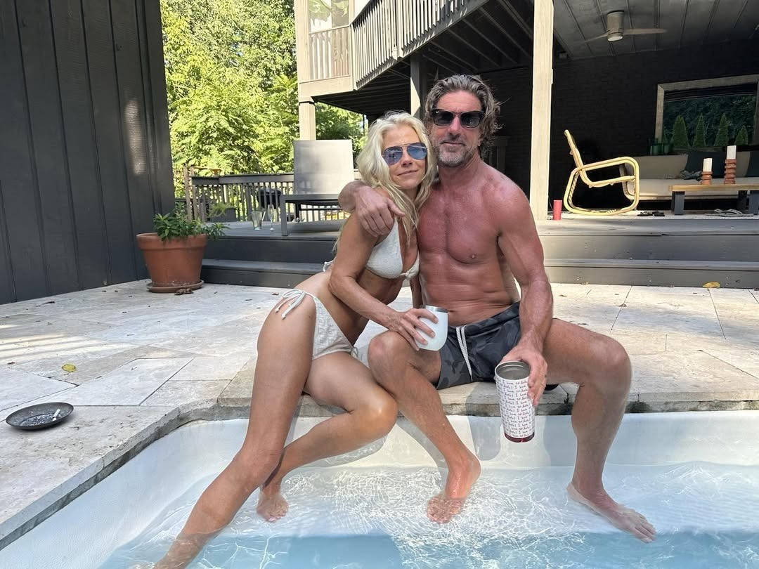 Nhạc sĩ cùng vợ con tử vong trong vụ tai nạn máy bay- Ảnh 3.